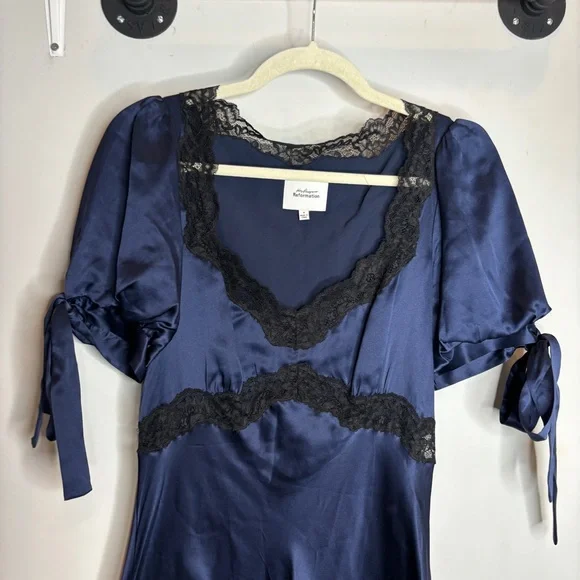 Reformation Stella Silk Dress with Lace Detail - Navy - Size 4 - Picture 5 of 9